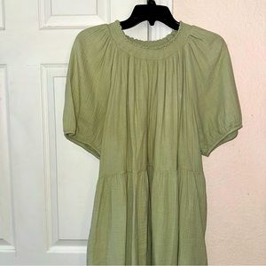 Green puff sleeve spring dress